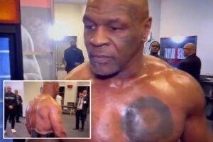 Mike Tyson montre ses fesses en direct avant combat contre