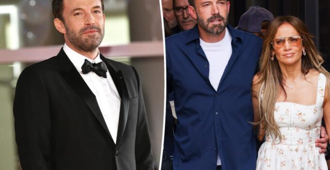 Ben Affleck, légalement célibataire, fréquente occasionnellement : rapport.