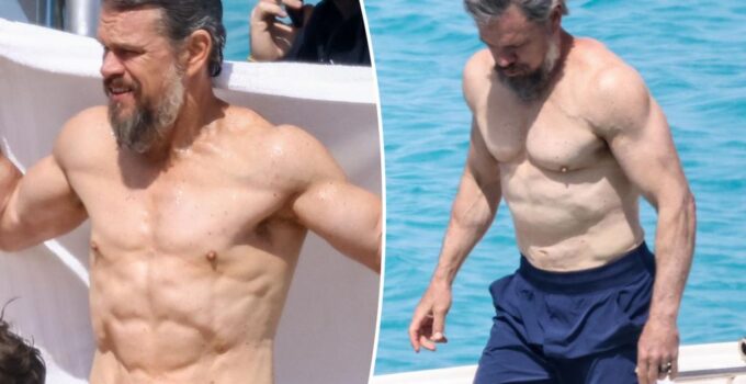 Transformation d'Odysseus: Matt Damon torse nu sur un yacht.