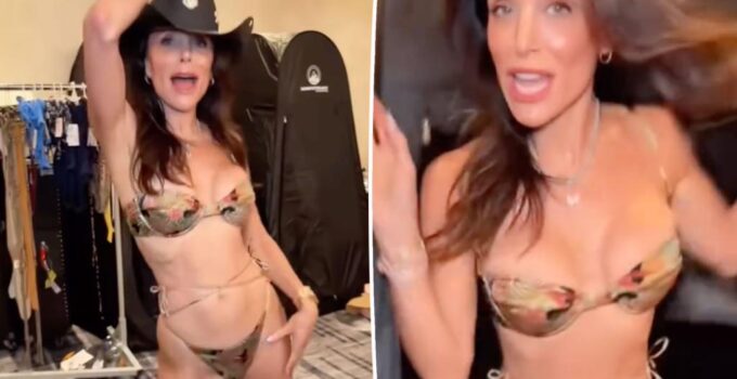 Bethenny Frankel, 54 ans, en bikini sexy